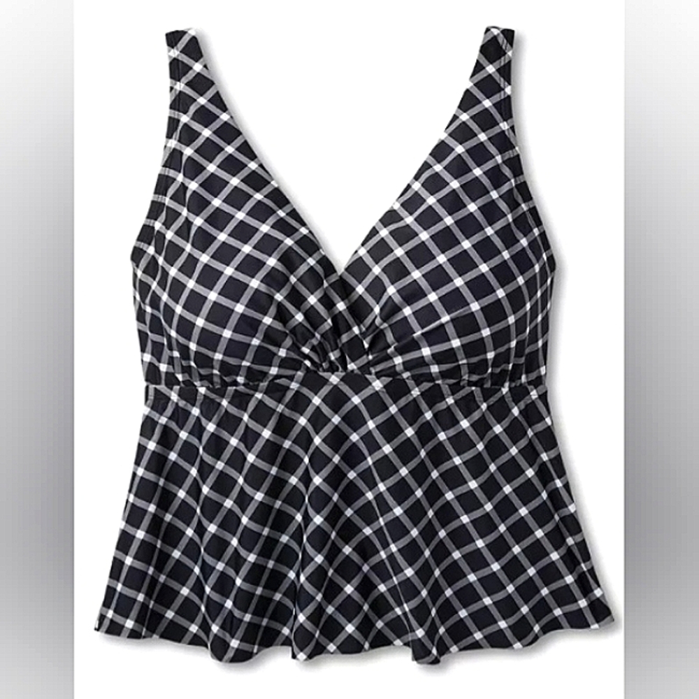 ☆NWT☆Plus Size☆Beautiful Women's V-Neck Gingham Cropped Black/White Tankini Top☆